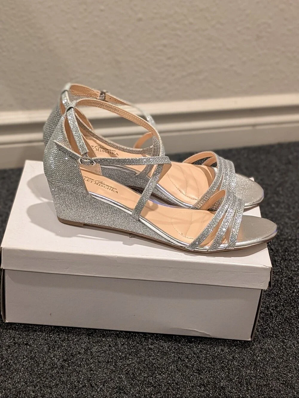 Badgley Mischka Queen Silver Glitter Wedge Sandals Size 11